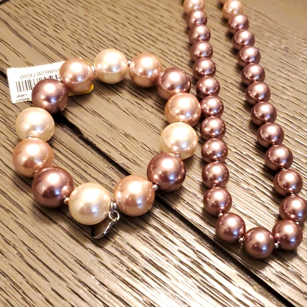 Pearl (Faux) NEW Necklace and Stretch Bracelet - Picture 1 of 8